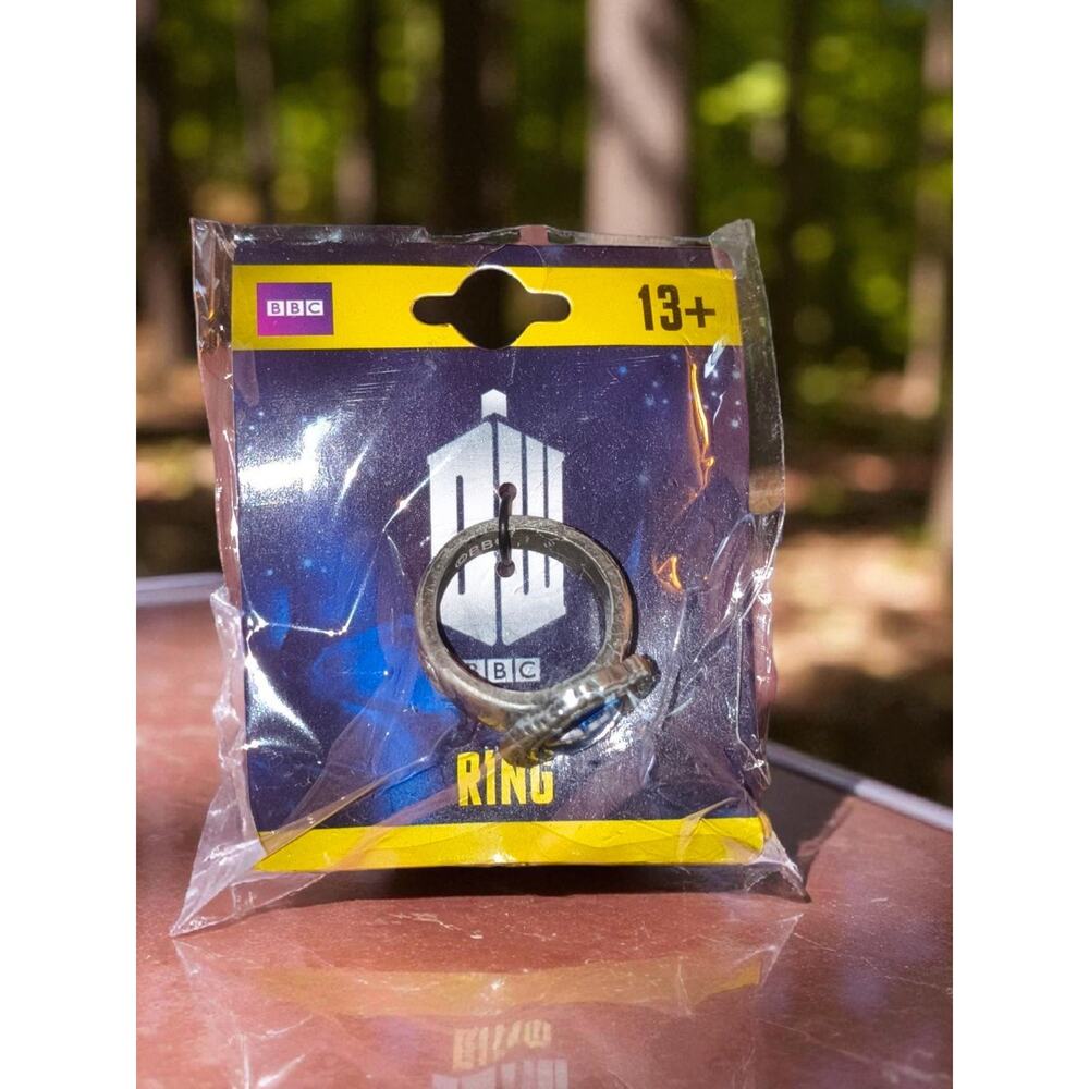 BBC Doctor Who TARDIS Cameo Ring: